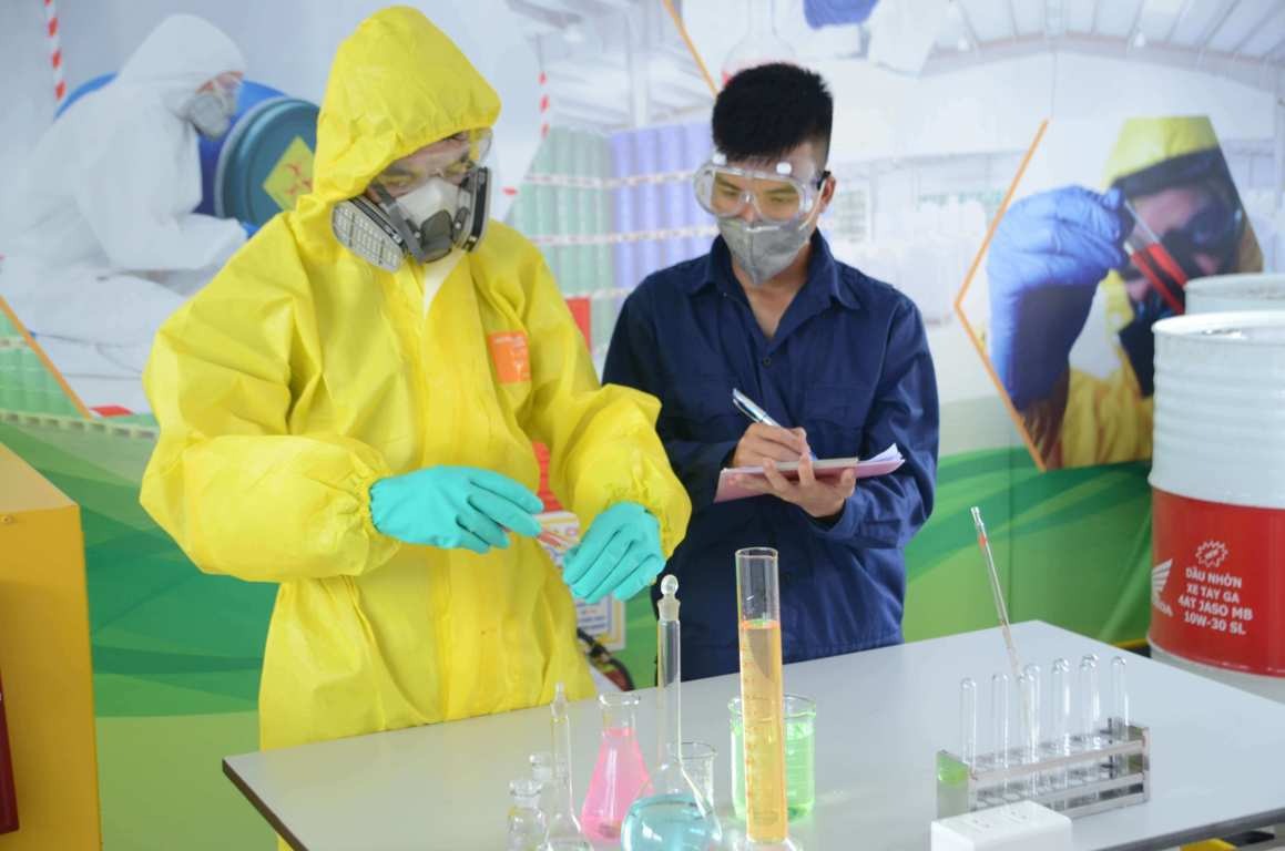 Bảo vệ an toàn sức khỏe người lao động trong môi trường có hóa chất đúng cách